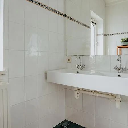 3 Bedroom Pet Friendly In